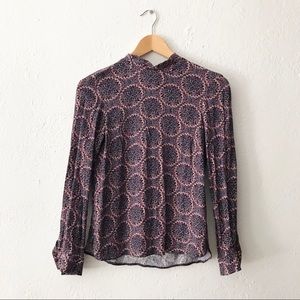 Retro mock neck blouse with paisleys print